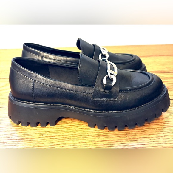 Black flats/loafers, Size 8.5, Call It Spring, Like New - Picture 4 of 4